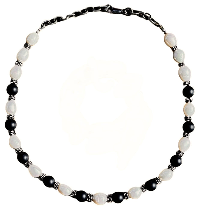 Black & White Pearl Collar Necklace