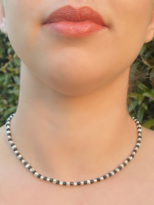 Skinny Black & White Pearl Choker